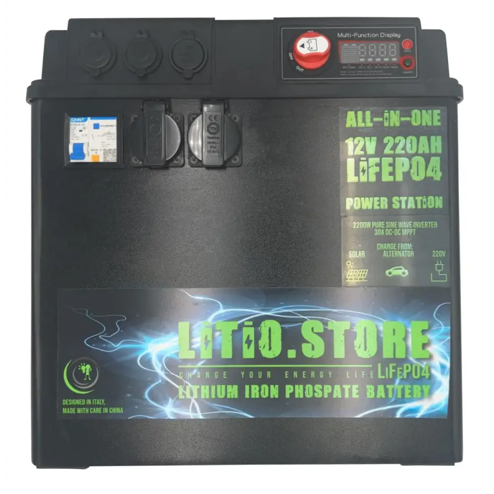 All-In-One Power Station con batteria LiFePO4 12V 240Ah 2816Wh + 30A MPPT + 30A DC-DC + 2200W Inverter onda pura